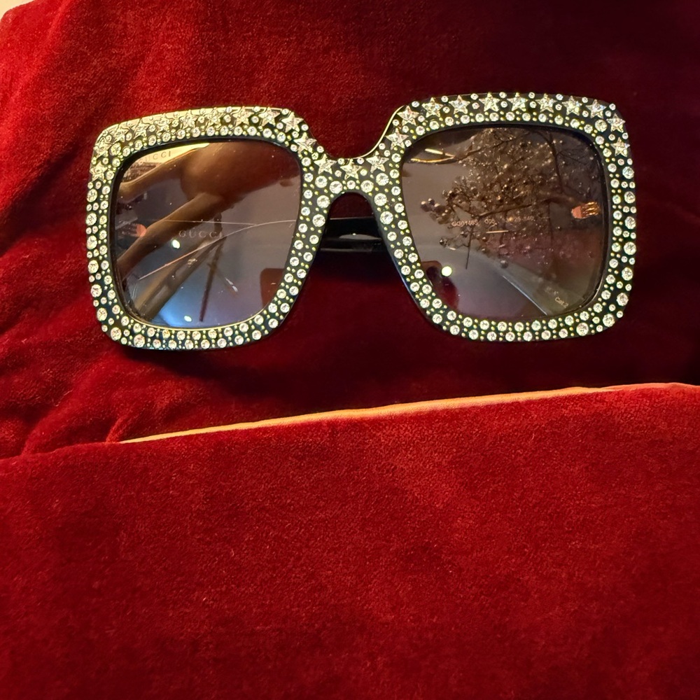 Gucci Black Crystal Retro Oversized Sunglasses Brand New Never Worn - Picture 16 of 16